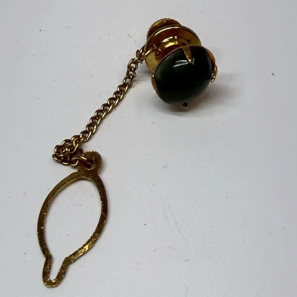Vintage Gold Tone With Jade Stone Cuff Links And Matching Tie Tack